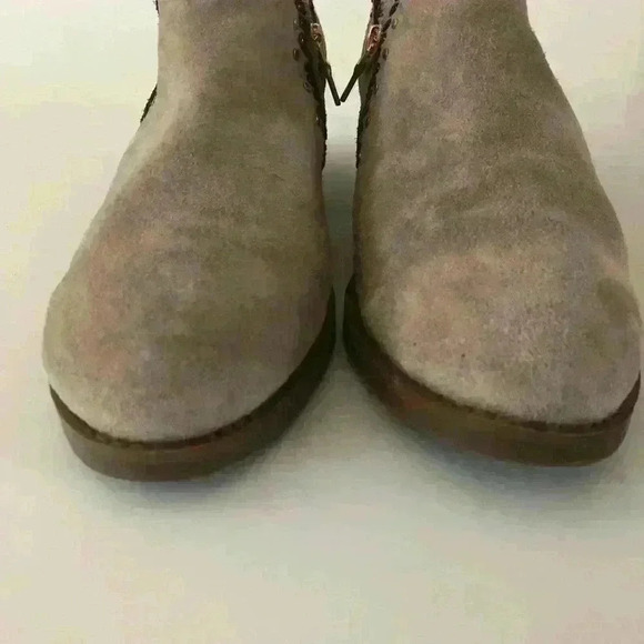 Anthropologie Latigo Dallis Boots in Taupe size 9. - Picture 3 of 12